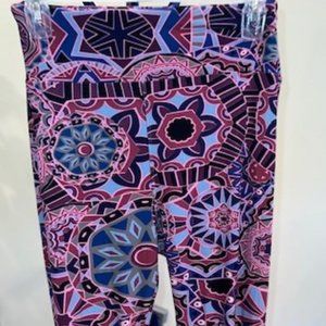 LULAROE Tall & Curvy Medallion Pattern Leggings $10